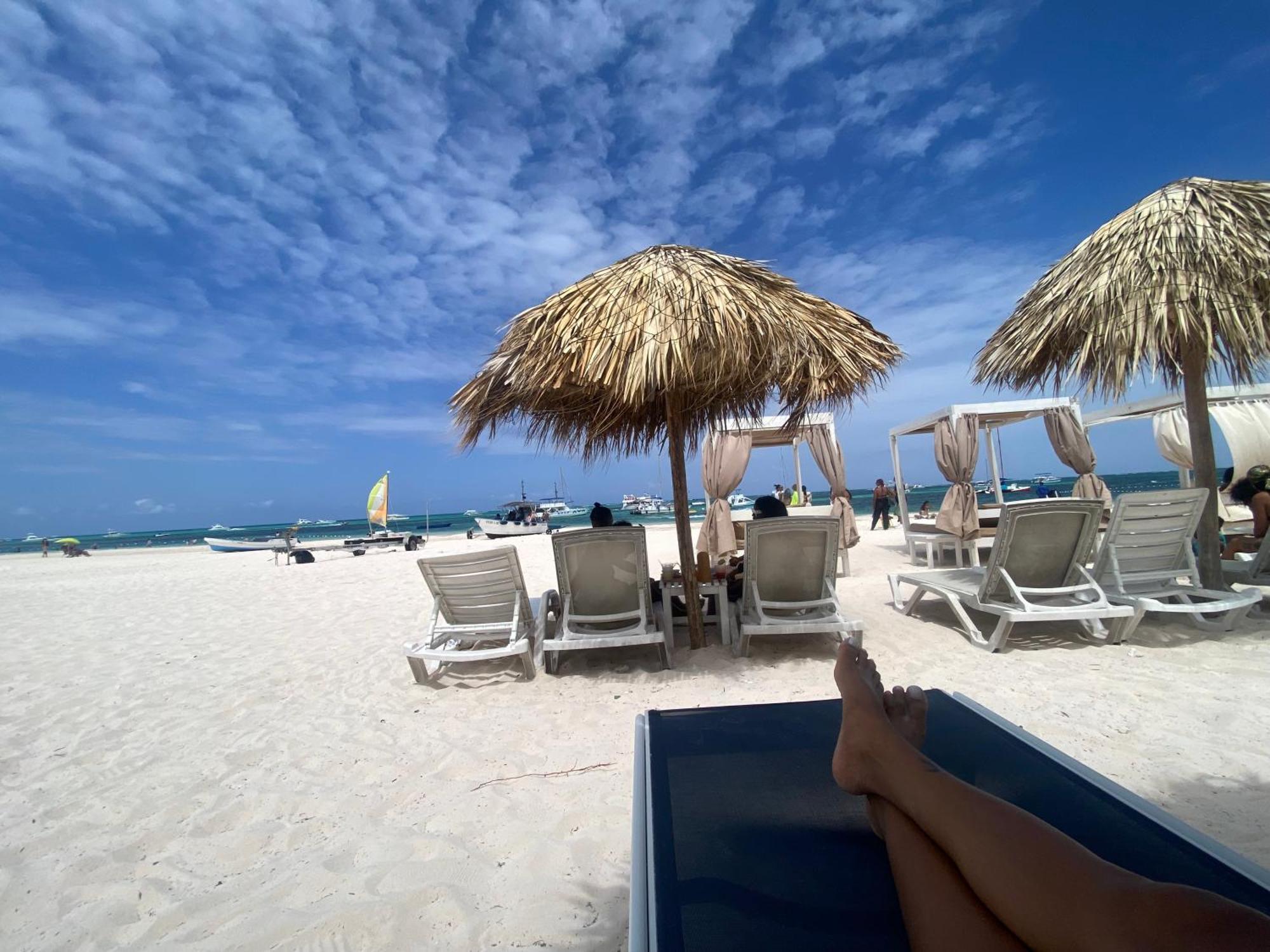 Madonna Pool Beach Los Corales 푼타 카나 외부 사진