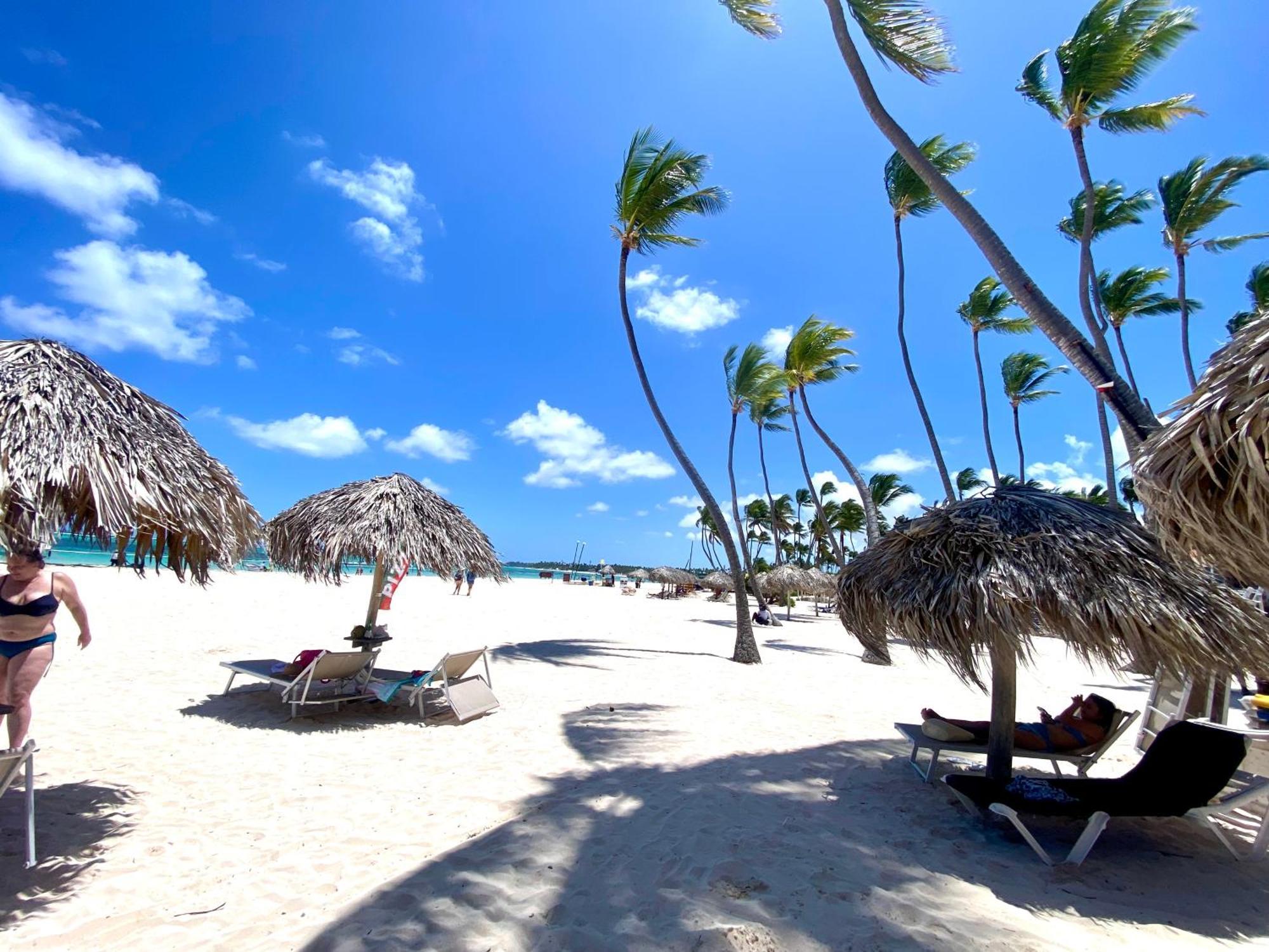 Madonna Pool Beach Los Corales 푼타 카나 외부 사진